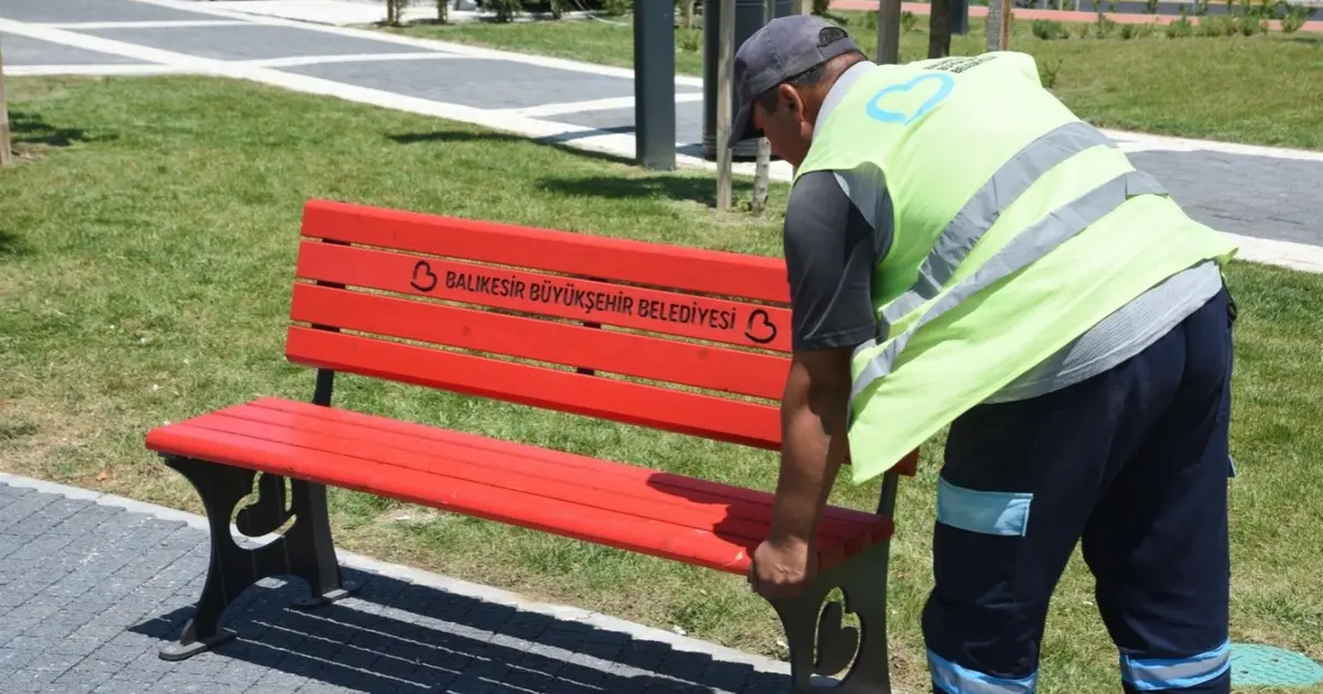 Balıkesir kent mobilyasını kendi üretiyor